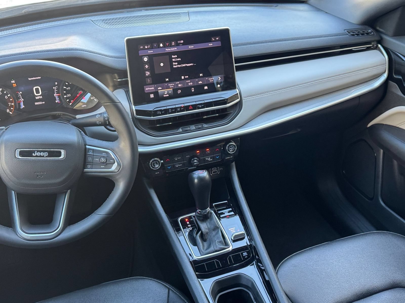 Used 2025 Jeep Compass Limited AWD/4WD image 18