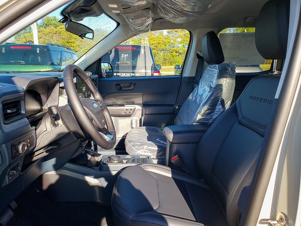 New 2025 Ford Maverick Lariat w/ Black Appearance Package AWD/4WD image 7