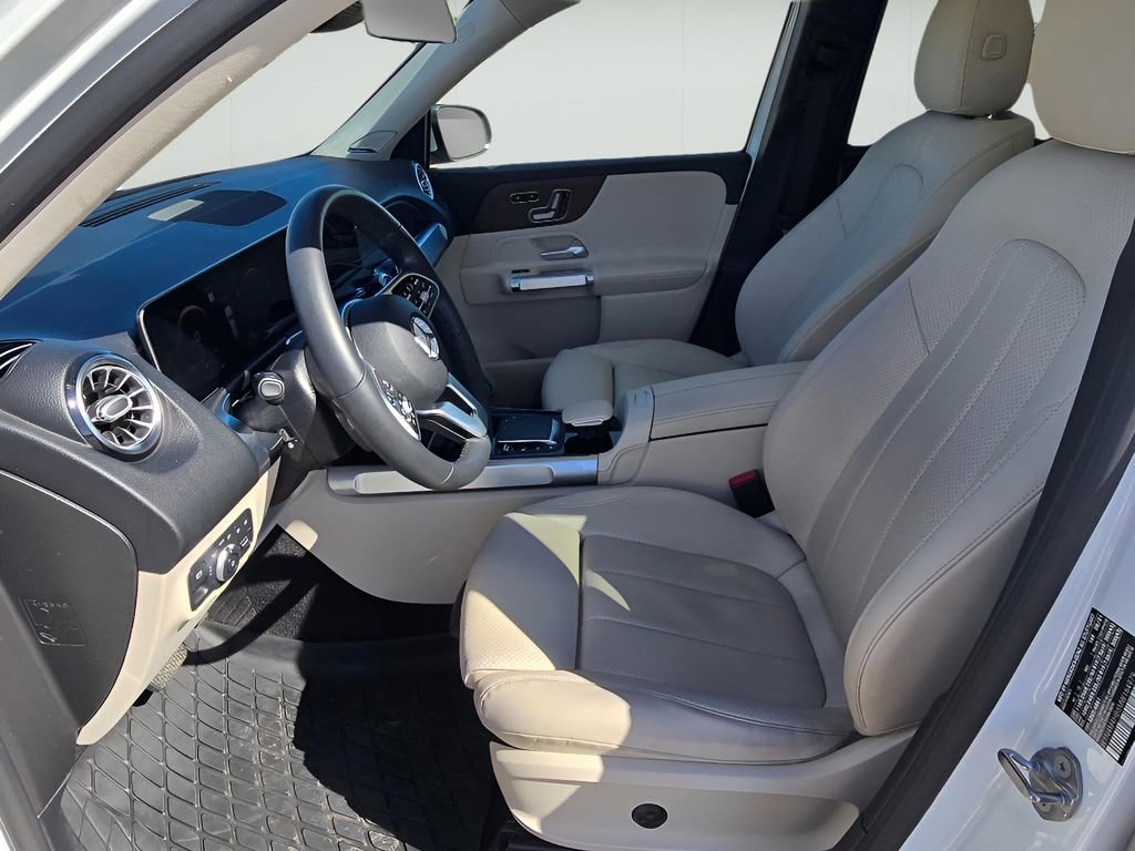 Used 2021 Mercedes-Benz GLB 250 4MATIC w/ Premium Package image 30