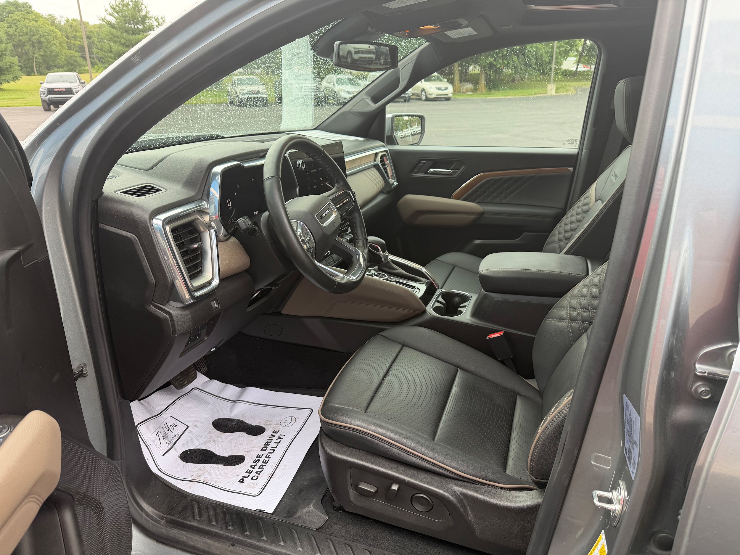 Used 2025 GMC Canyon Denali AWD/4WD image 20