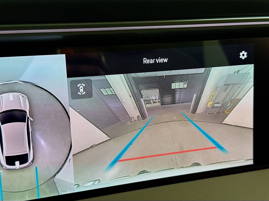 Used 2025 Porsche Macan 4S Electric image 17