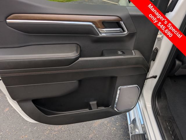 Used 2024 Chevrolet Silverado 1500 High Country w/ Technology Package AWD/4WD image 12