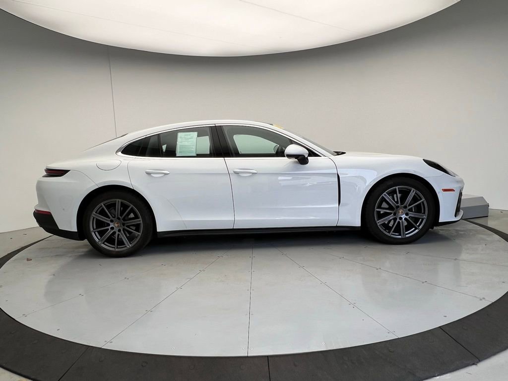 Used 2024 Porsche Panamera image 23