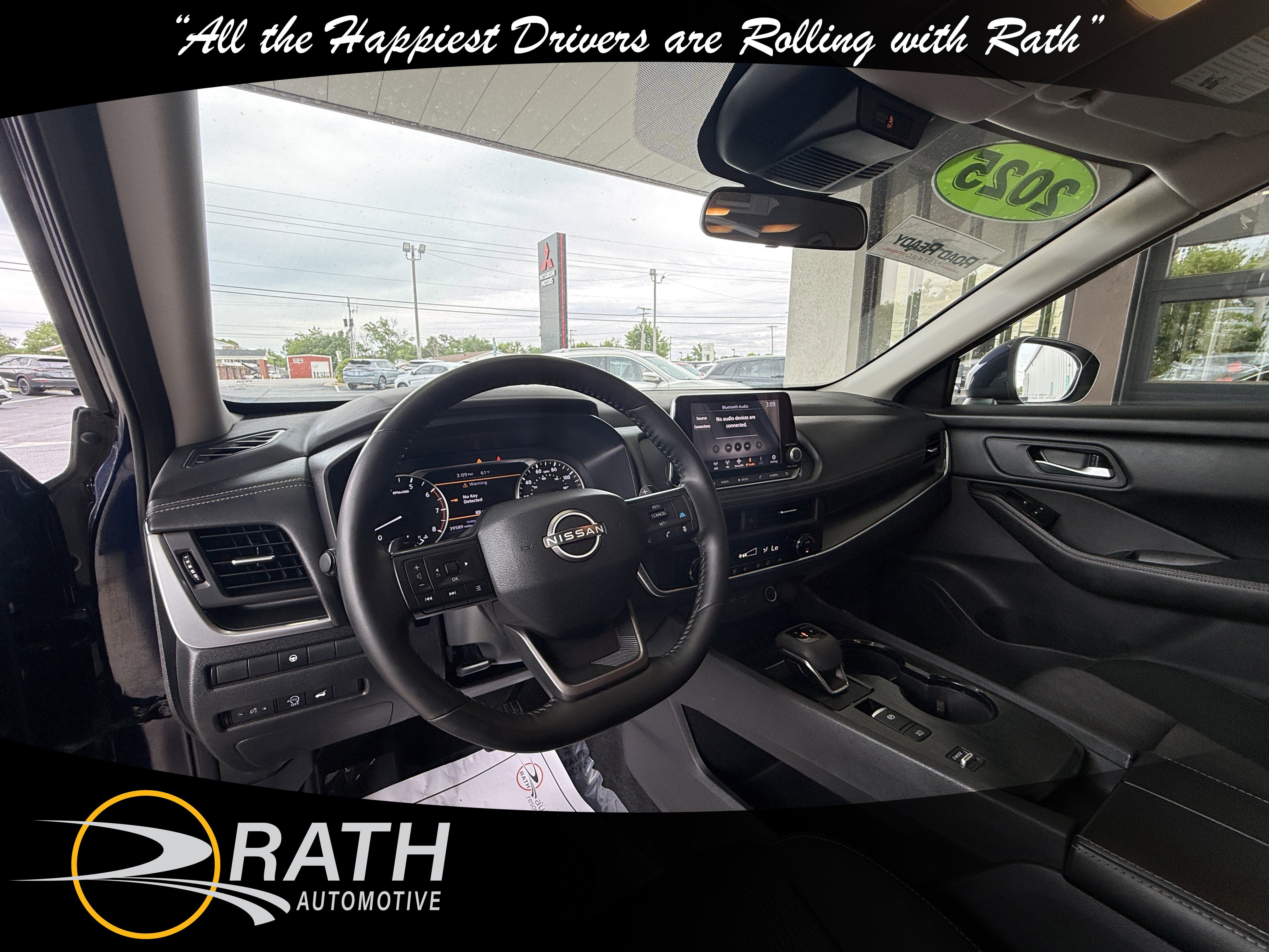 Used 2025 Nissan Rogue SV FWD image 14