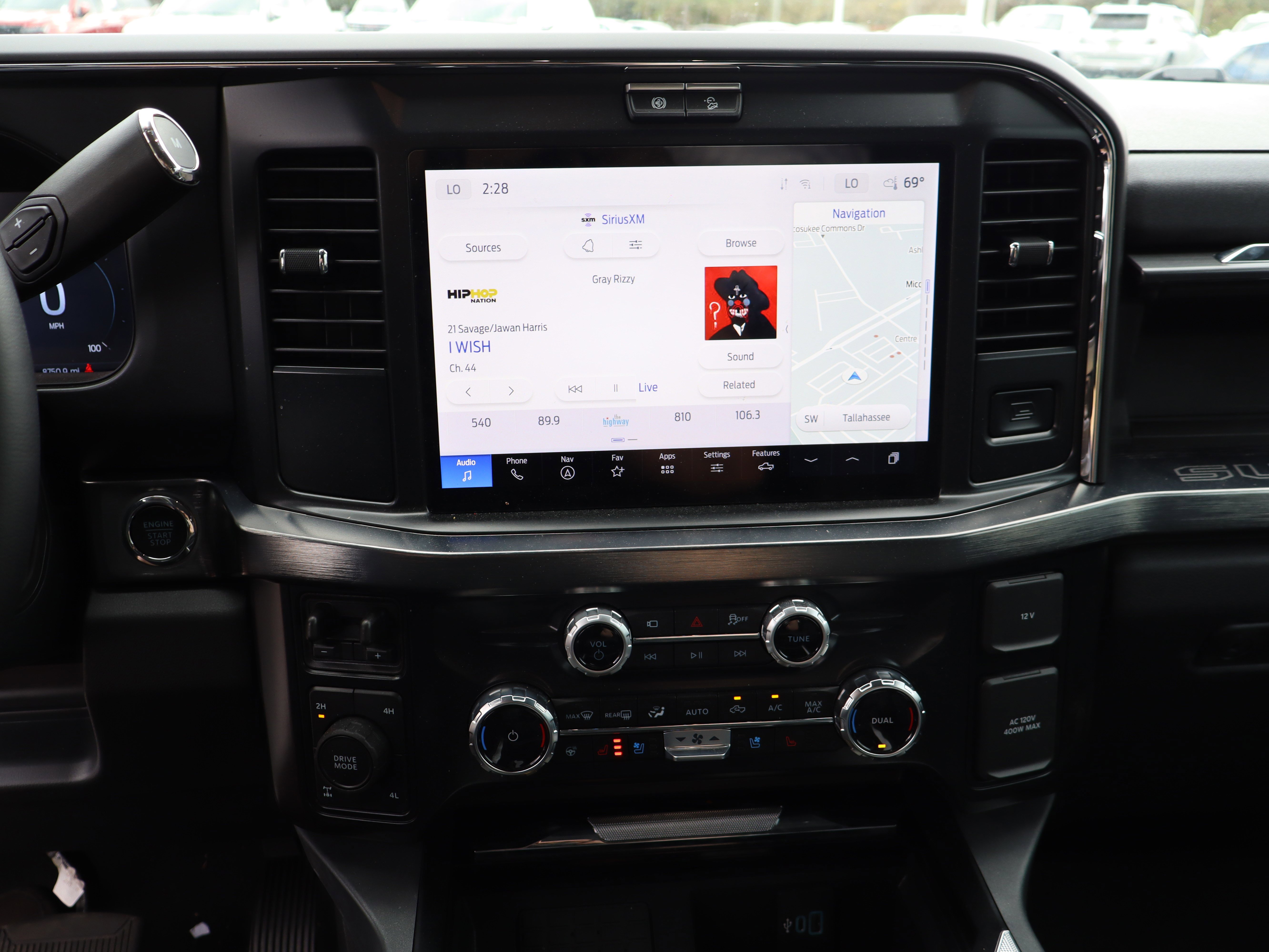 Used 2025 Ford F350 Lariat w/ Black Appearance Package image 31