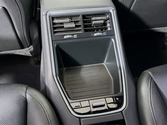 Used 2018 Porsche Panamera 4 image 27