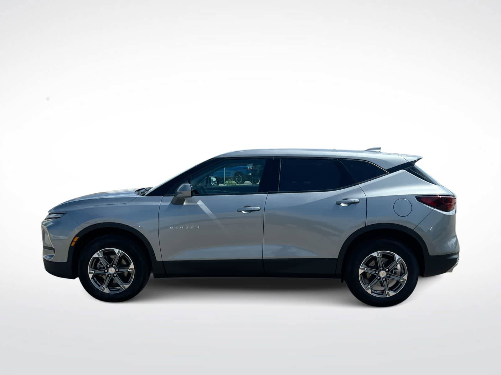 Used 2025 Chevrolet Blazer LT FWD image 5