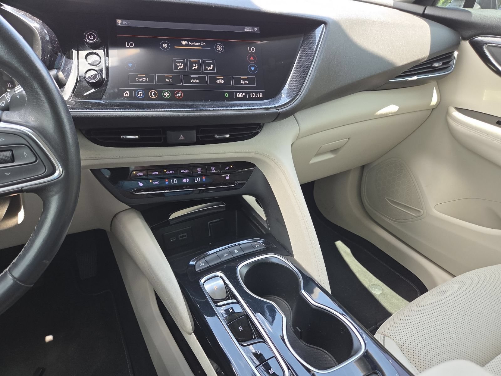 Used 2021 Buick Envision Essence FWD image 29