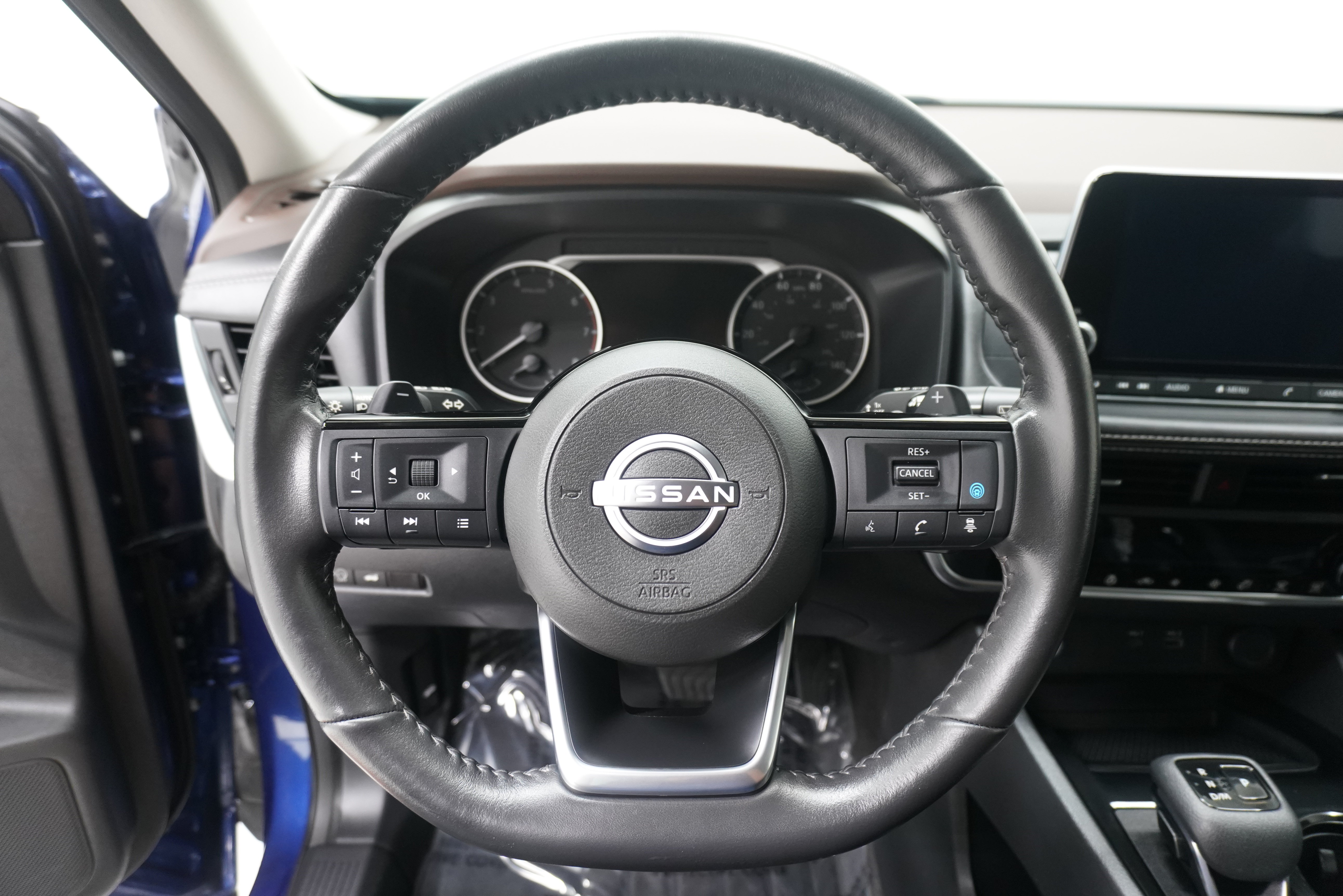 Used 2023 Nissan Rogue SV w/ SV Premium B Package FWD image 16