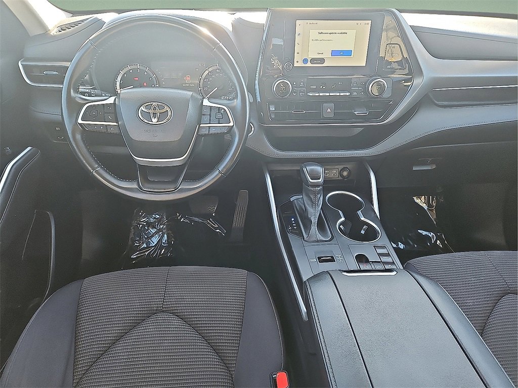 Used 2023 Toyota Highlander L image 17