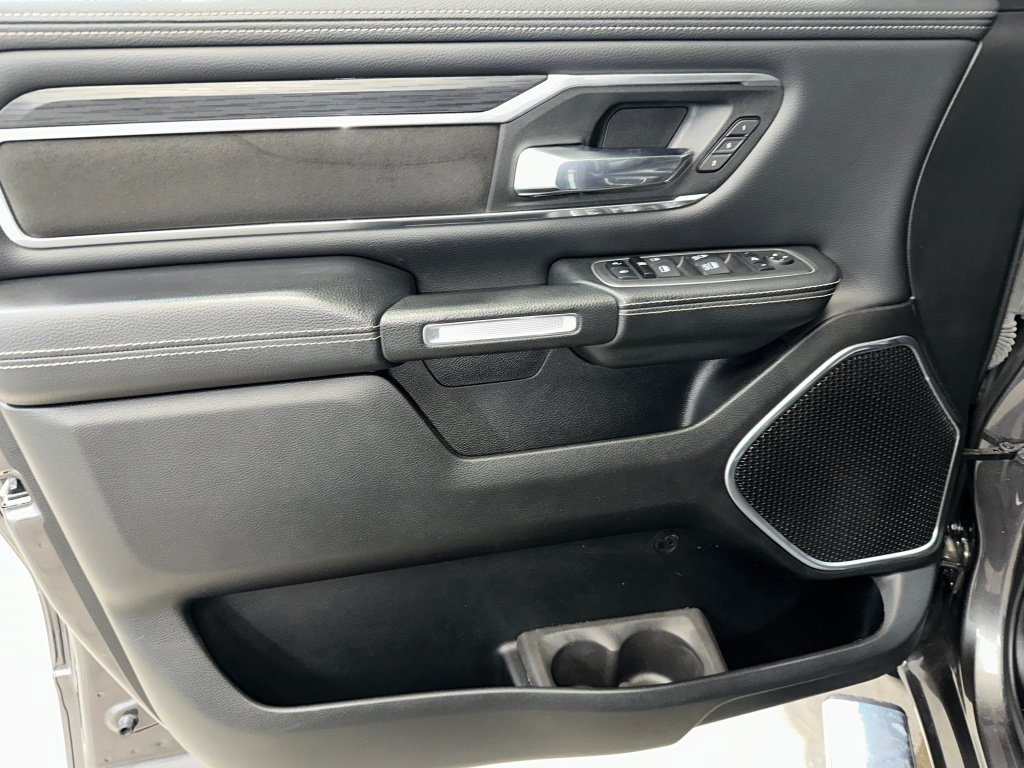 Used 2023 RAM 1500 Laramie AWD/4WD image 7