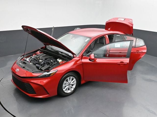 Used 2025 Toyota Camry LE image 42