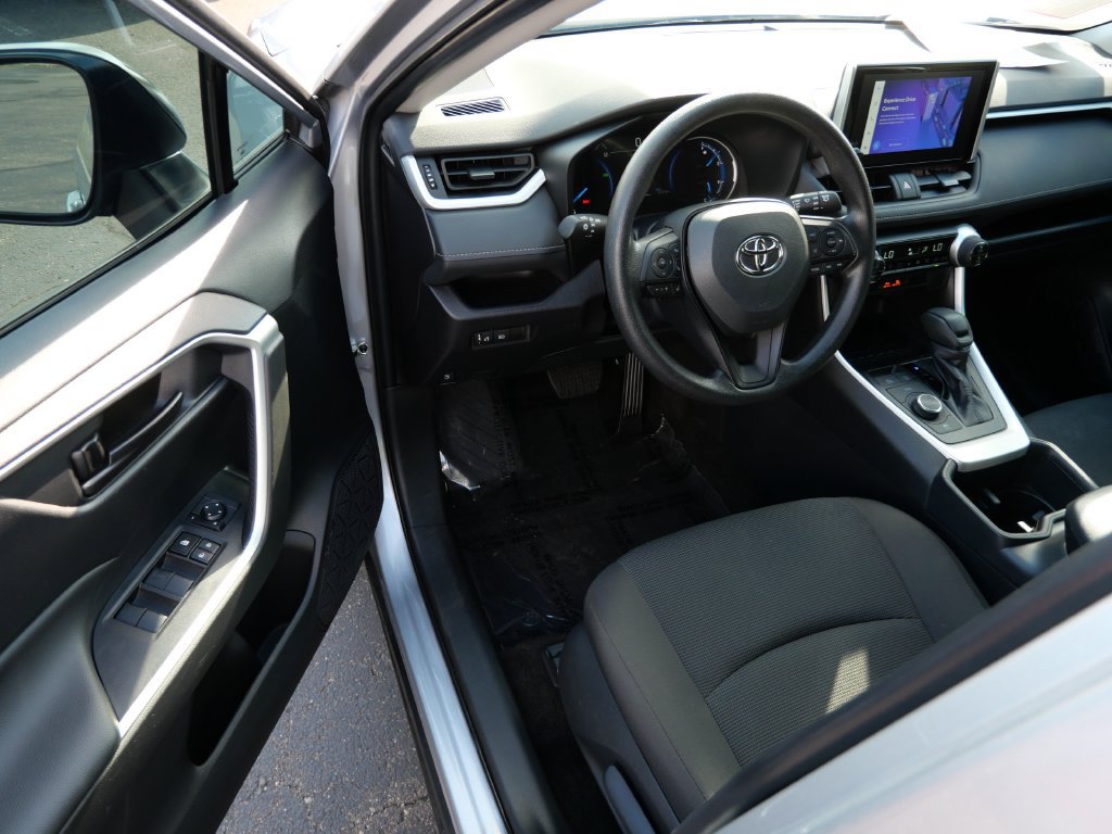 Certified 2025 Toyota RAV4 LE AWD/4WD image 10