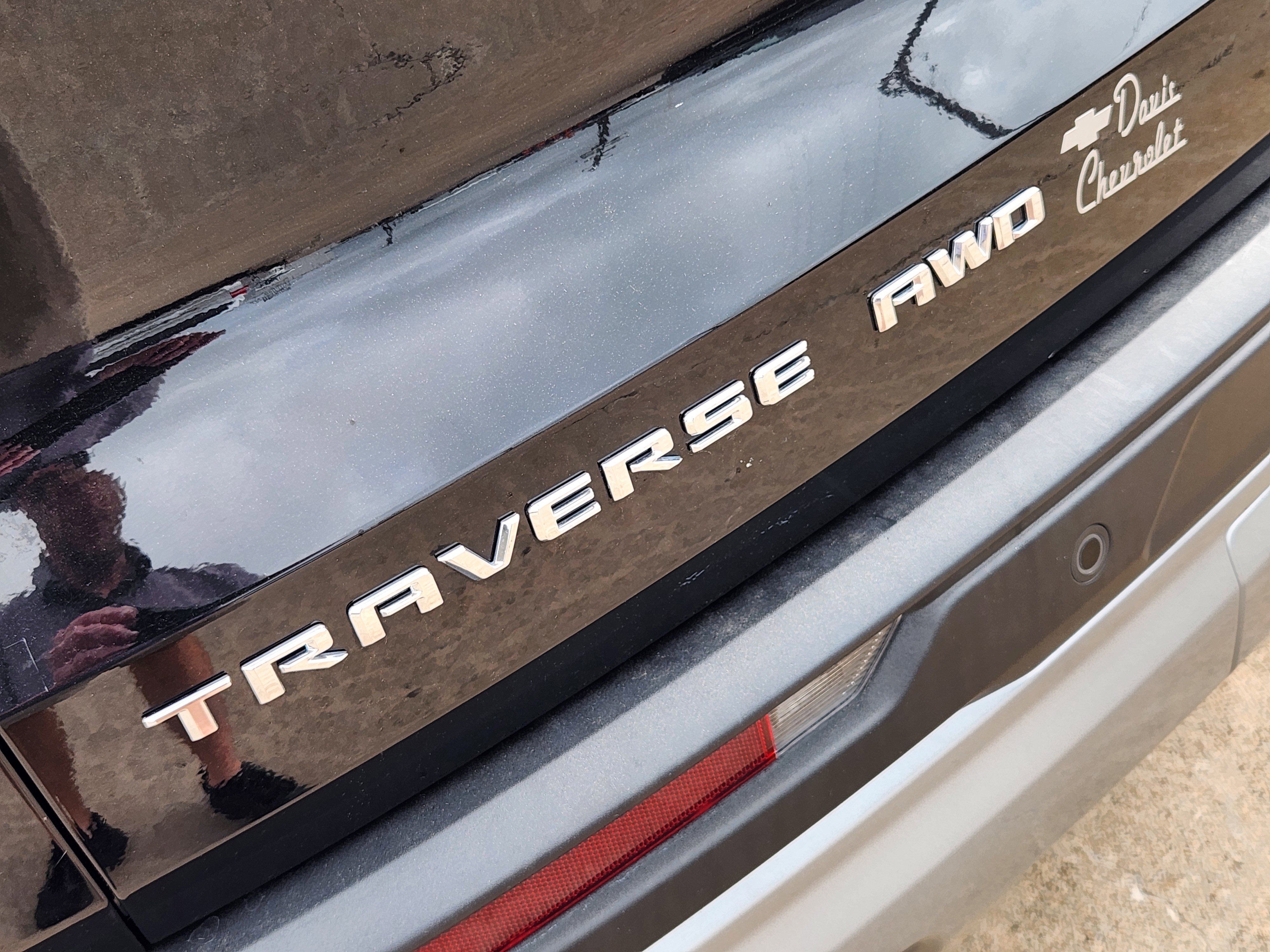 Used 2025 Chevrolet Traverse LT AWD/4WD image 12