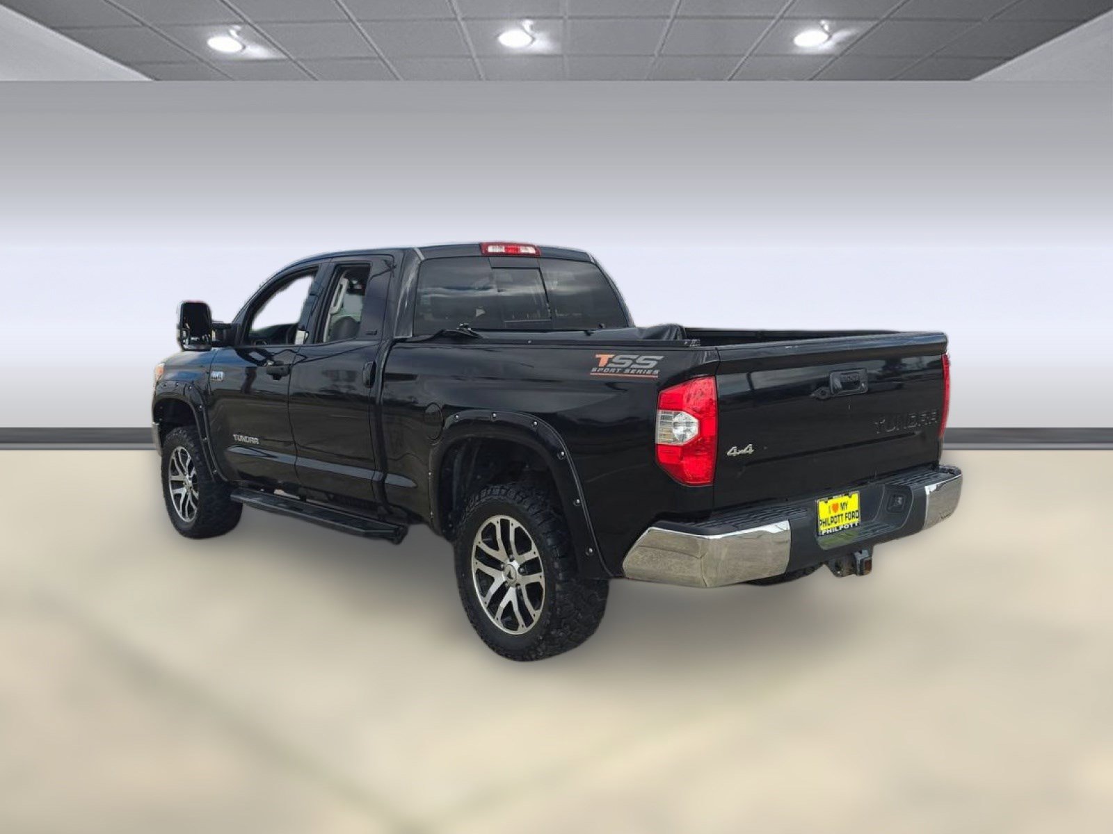 Used 2017 Toyota Tundra SR5 w/ SR5 Upgrade Package image 3