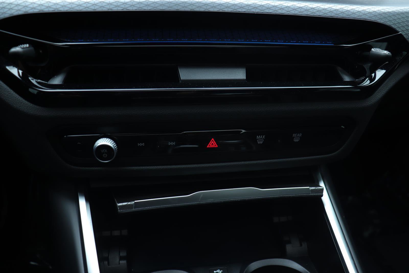 Used 2026 BMW 330i Sedan w/ M Sport Package image 36