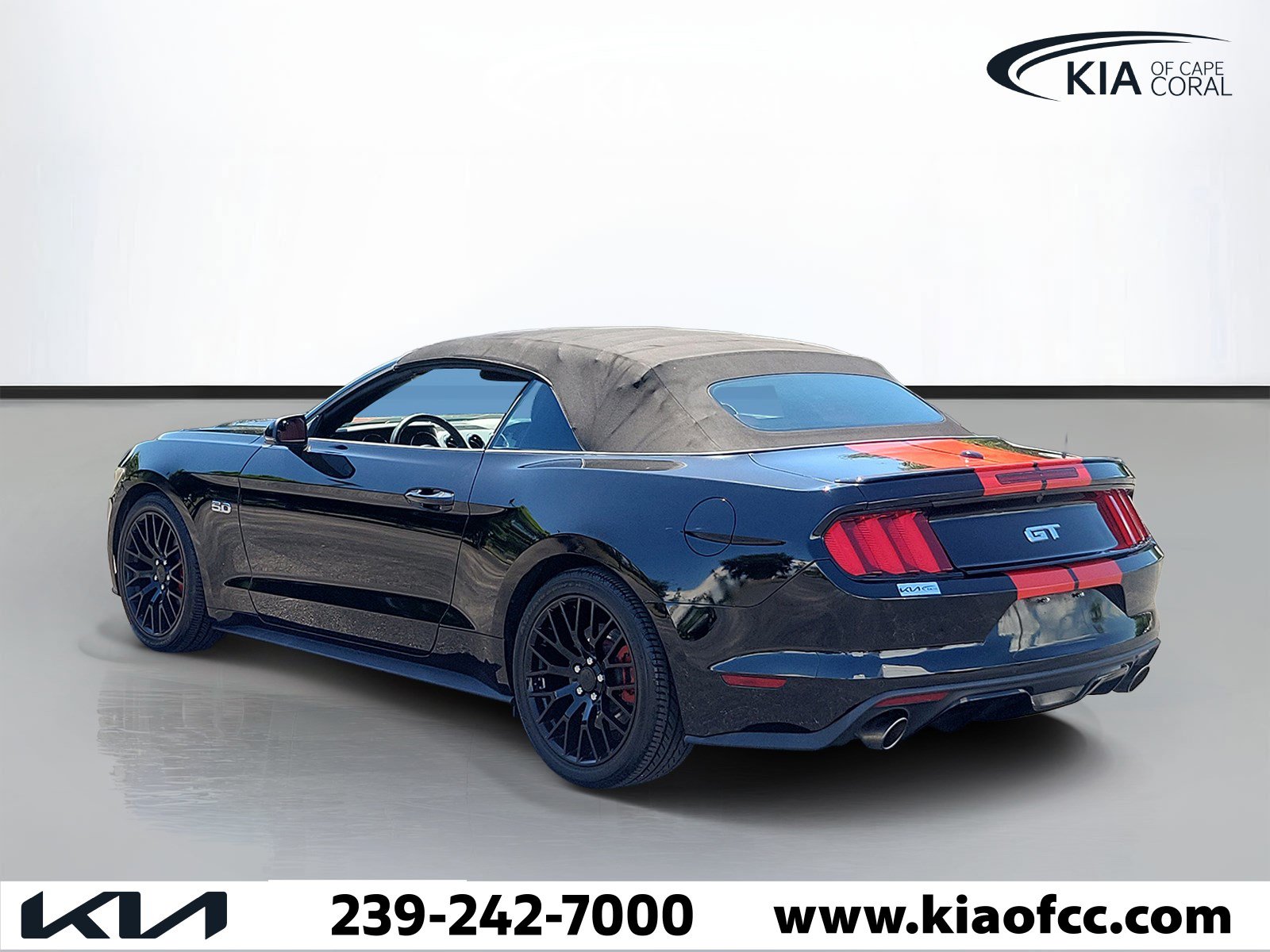 Used 2017 Ford Mustang GT Premium RWD image 4