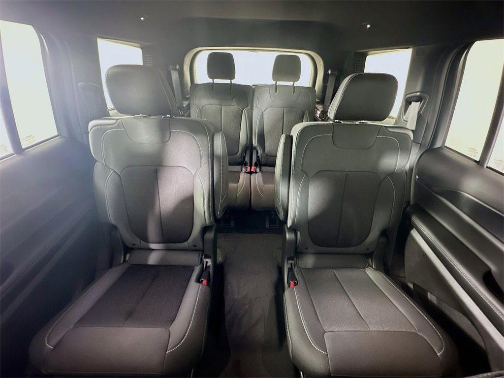 New 2026 Jeep Grand Cherokee L Laredo image 10