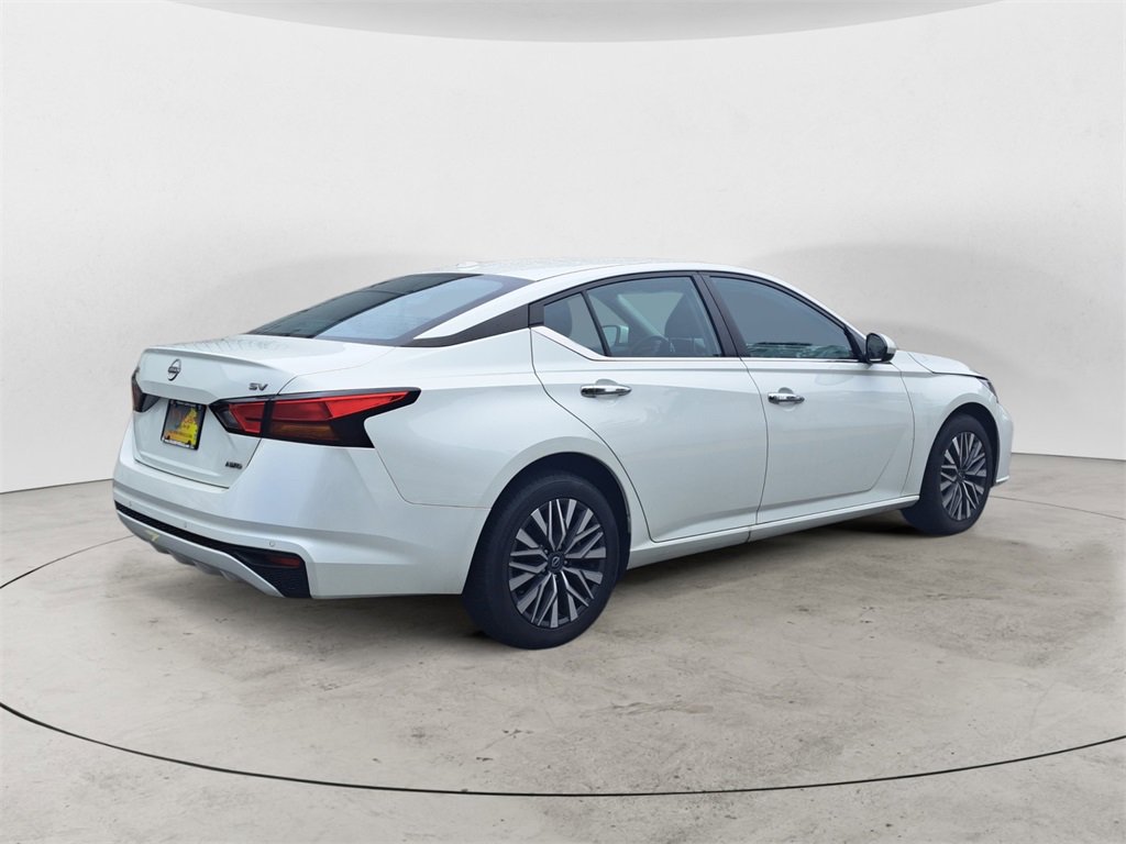 Used 2023 Nissan Altima 2.5 SV image 3