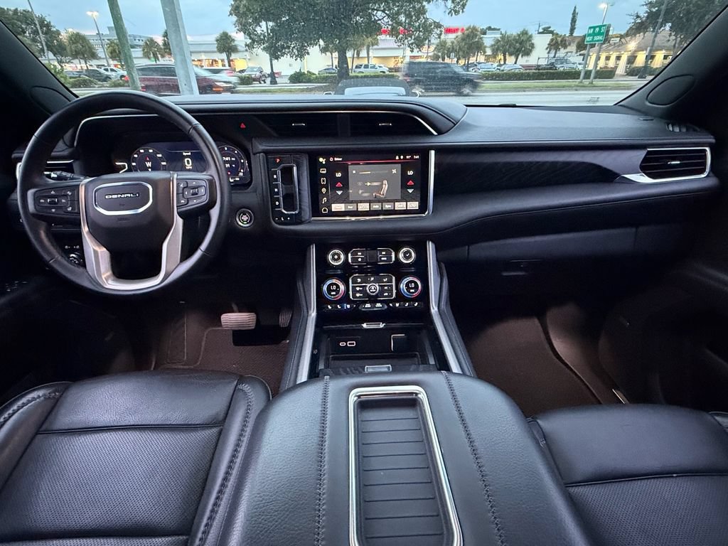 Used 2023 GMC Yukon Denali AWD/4WD image 15