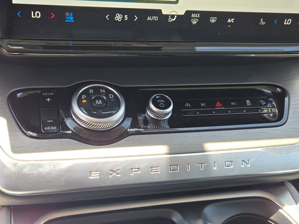 New 2026 Ford Expedition Max Platinum w/ Driver's Package AWD/4WD image 18