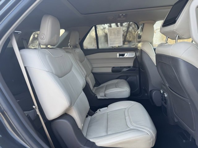Used 2020 Ford Explorer Platinum w/ Premium Technology Package image 20
