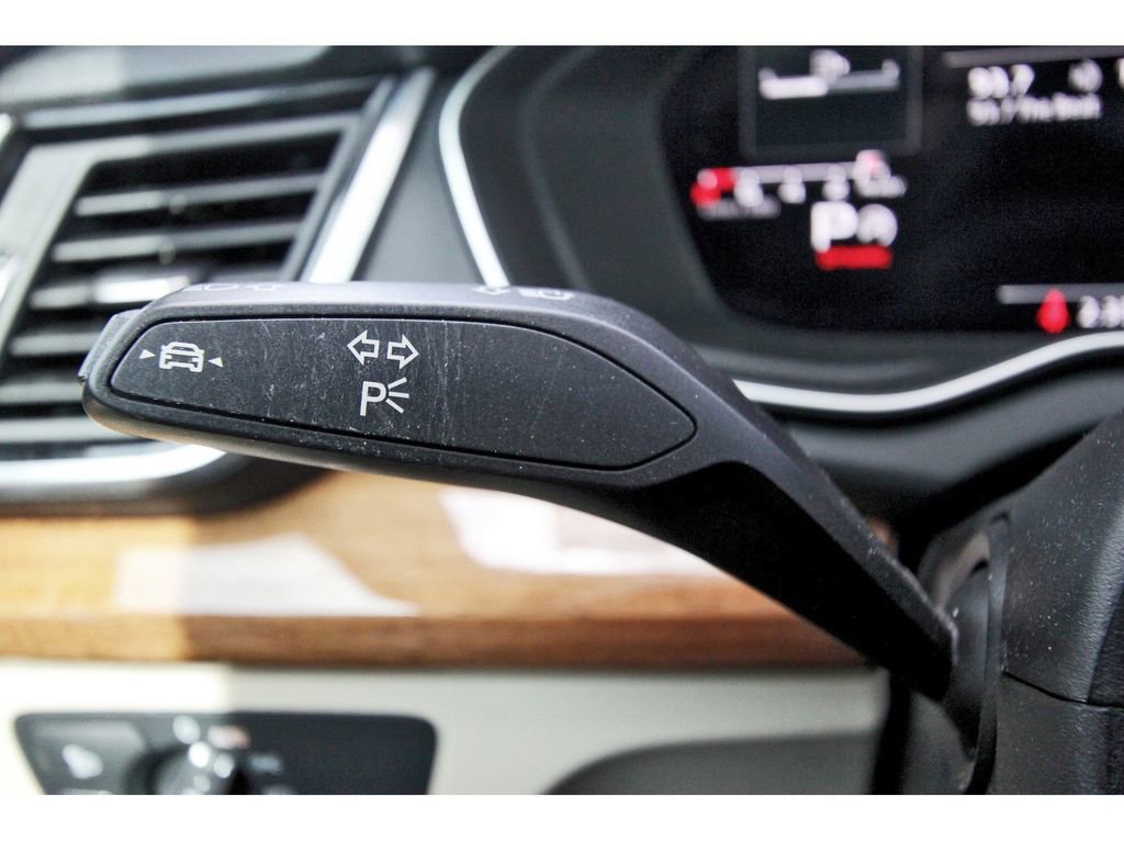 Used 2021 Audi Q5 2.0T Premium Plus w/ Premium Plus Package image 16