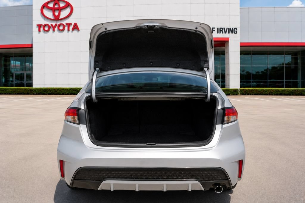 Used 2023 Toyota Corolla SE FWD image 5