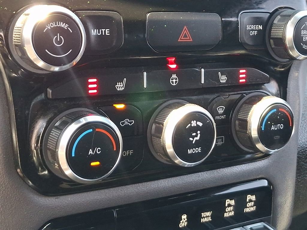 Used 2022 RAM 1500 Big Horn AWD/4WD image 16