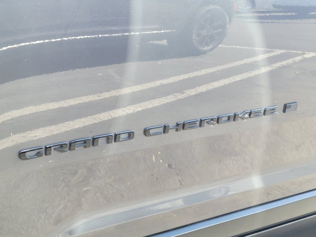 Used 2022 Jeep Grand Cherokee Altitude RWD image 23