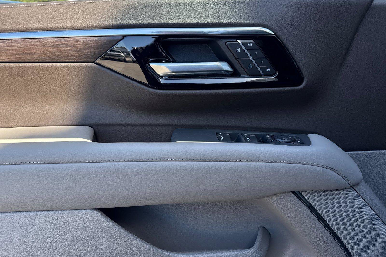 New 2026 Chevrolet Suburban LT w/ Comfort Package image 13