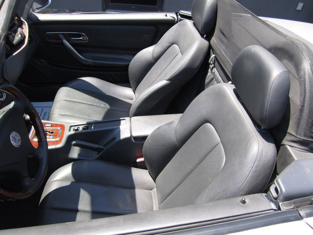 Used 2001 Mercedes-Benz SLK 320 image 8