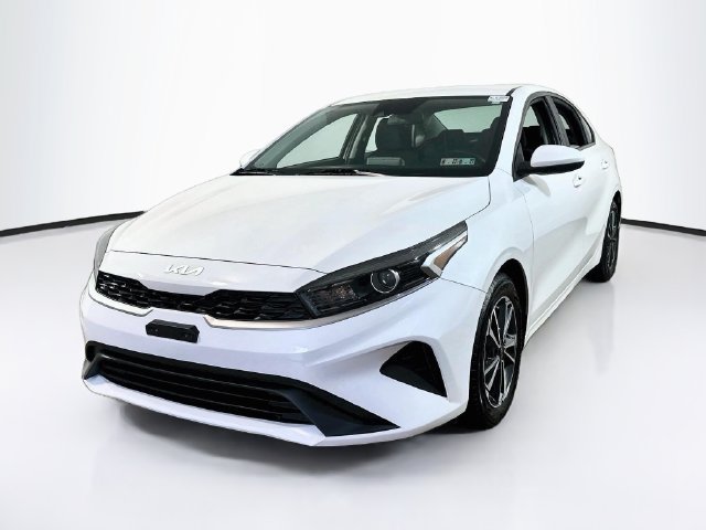 Used 2023 Kia Forte LXS FWD image 3