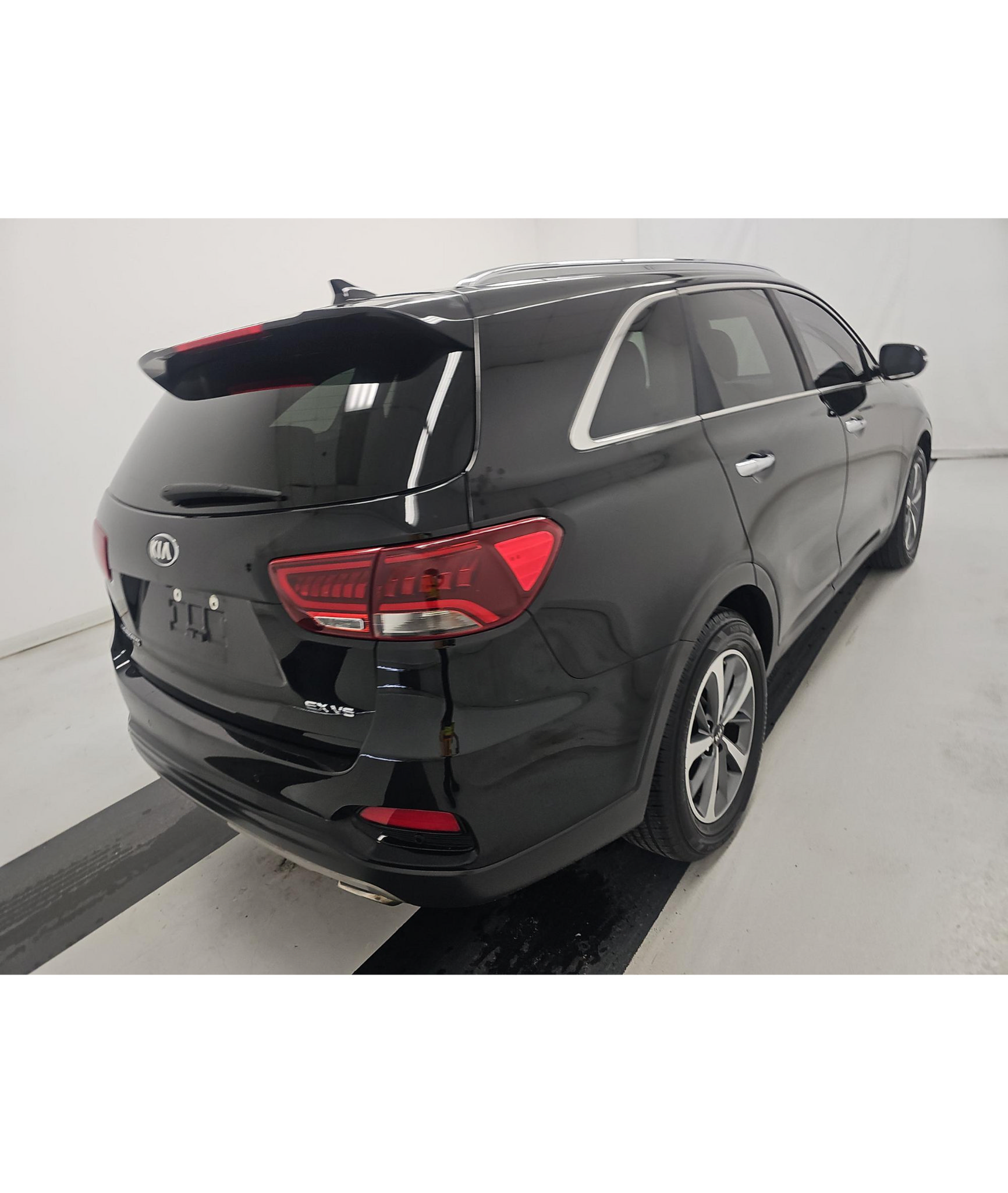Used 2019 Kia Sorento EX w/ EX Touring Package FWD image 4