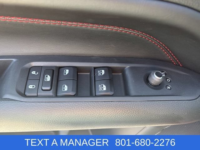 New 2026 Jeep Compass Trailhawk w/ Sun, Sound & Navigation Group AWD/4WD image 17