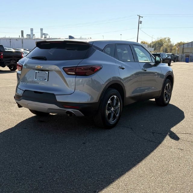 Certified 2025 Chevrolet Blazer LT FWD image 6