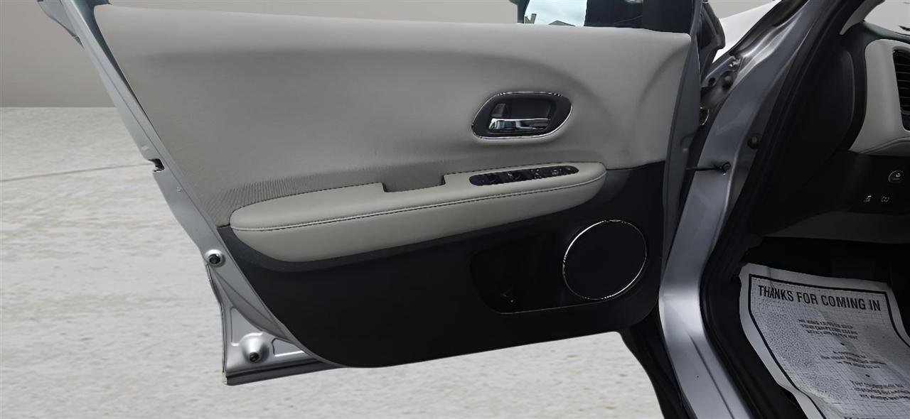 Used 2018 Honda HR-V EX image 9