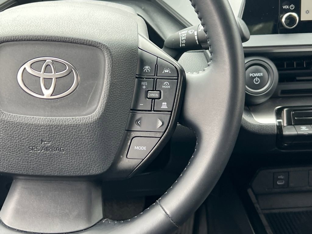 Used 2024 Toyota Prius LE image 25