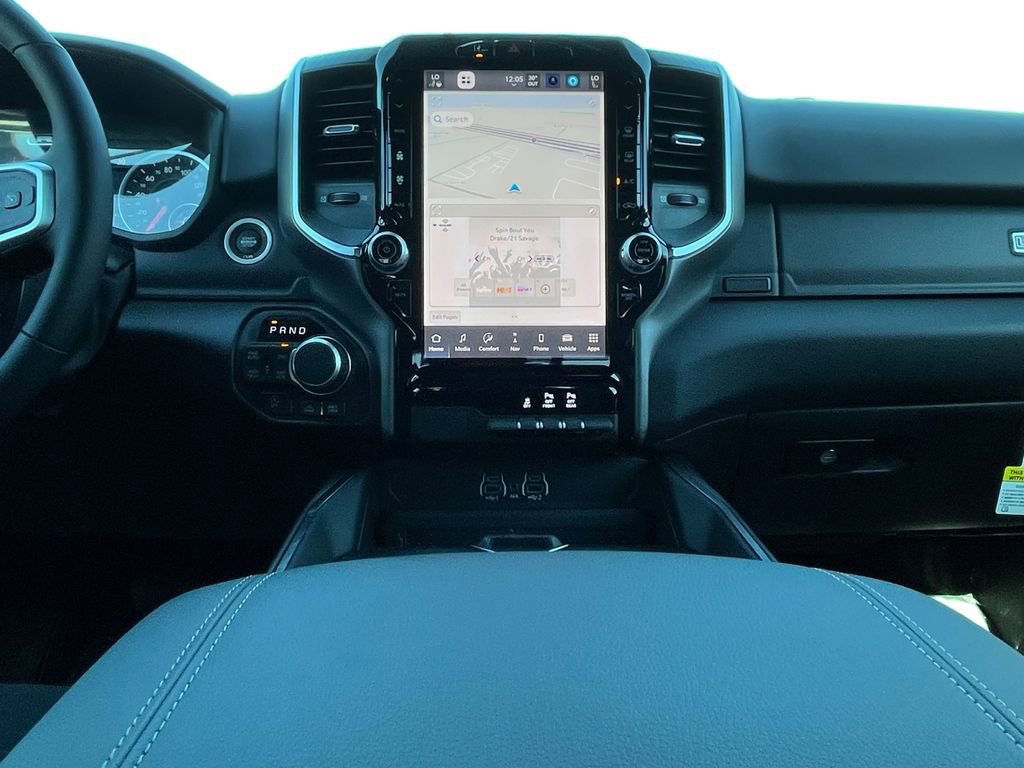 New 2026 RAM 1500 4x4 Crew Cab image 3