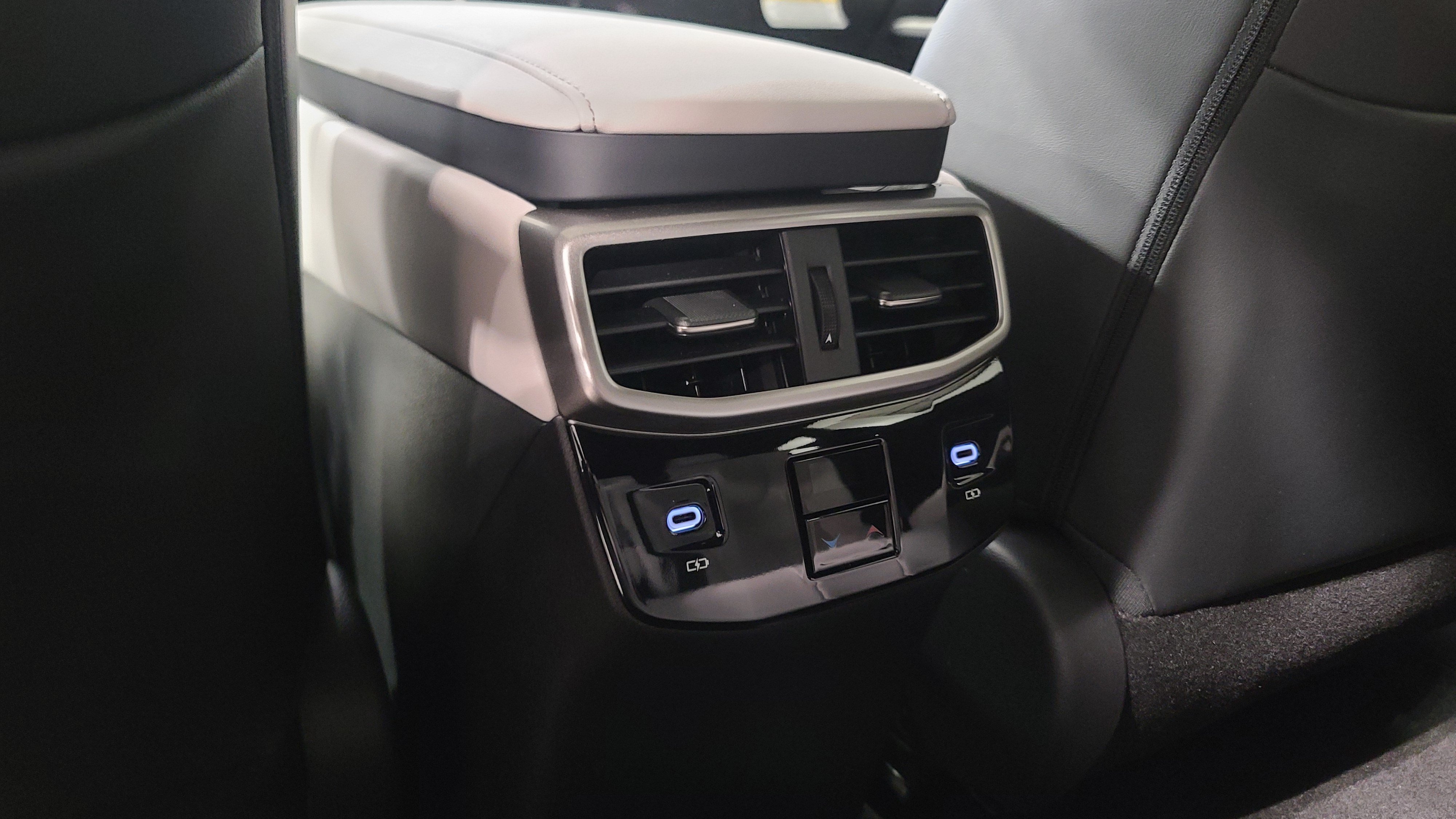 New 2026 Lexus RX 350 AWD image 36