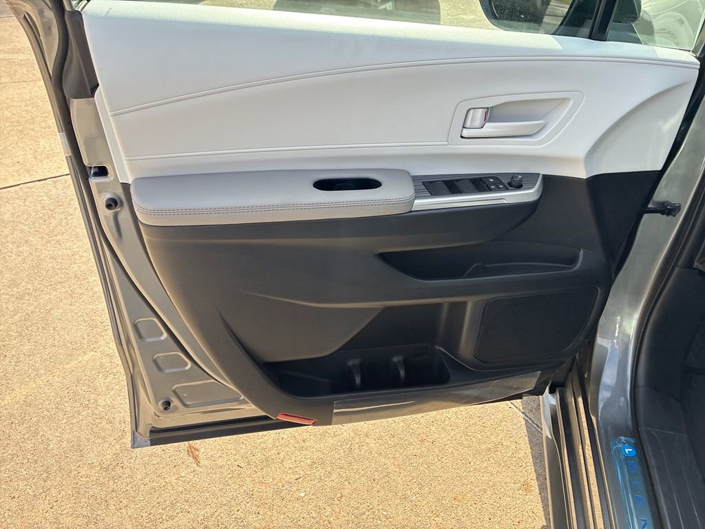 New 2026 Toyota Sienna LE image 12
