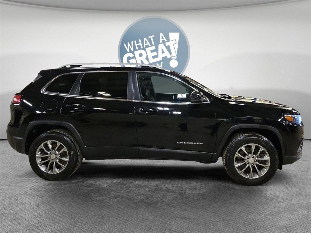 Used 2020 Jeep Cherokee Latitude Plus image 2