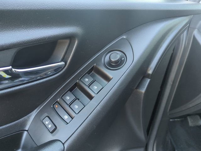 Used 2022 Chevrolet Trax LT w/ Midnight Edition image 17