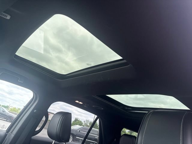 Used 2019 Ford Explorer Platinum AWD/4WD image 6