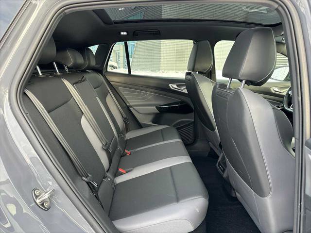 Used 2023 Volkswagen ID.4 Pro S Plus image 12