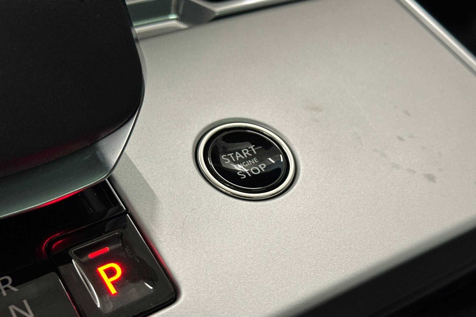 New 2026 Land Rover Range Rover SE image 27