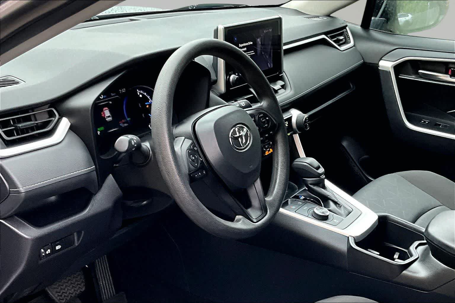 Certified 2025 Toyota RAV4 XLE AWD/4WD image 18