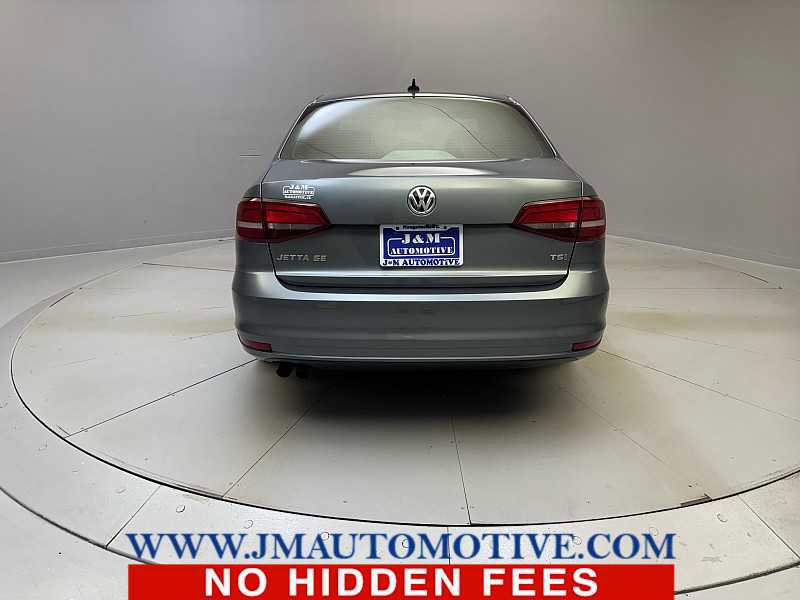 Used 2017 Volkswagen Jetta SE FWD image 4