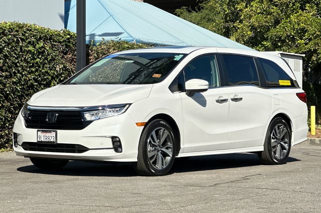 Certified 2024 Honda Odyssey Touring image 9