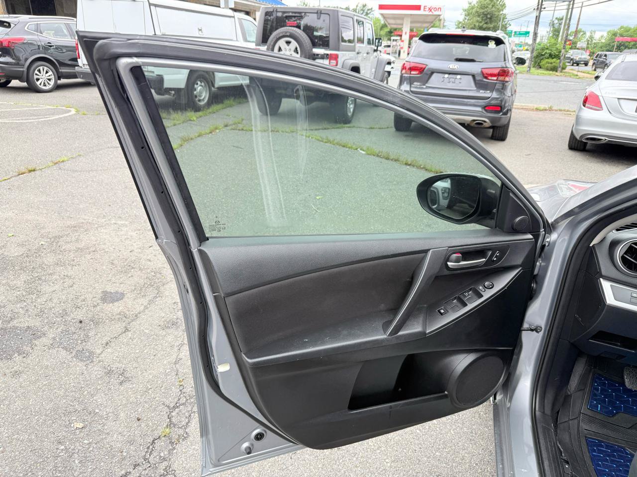 Used 2012 MAZDA MAZDA3 i Touring FWD image 11